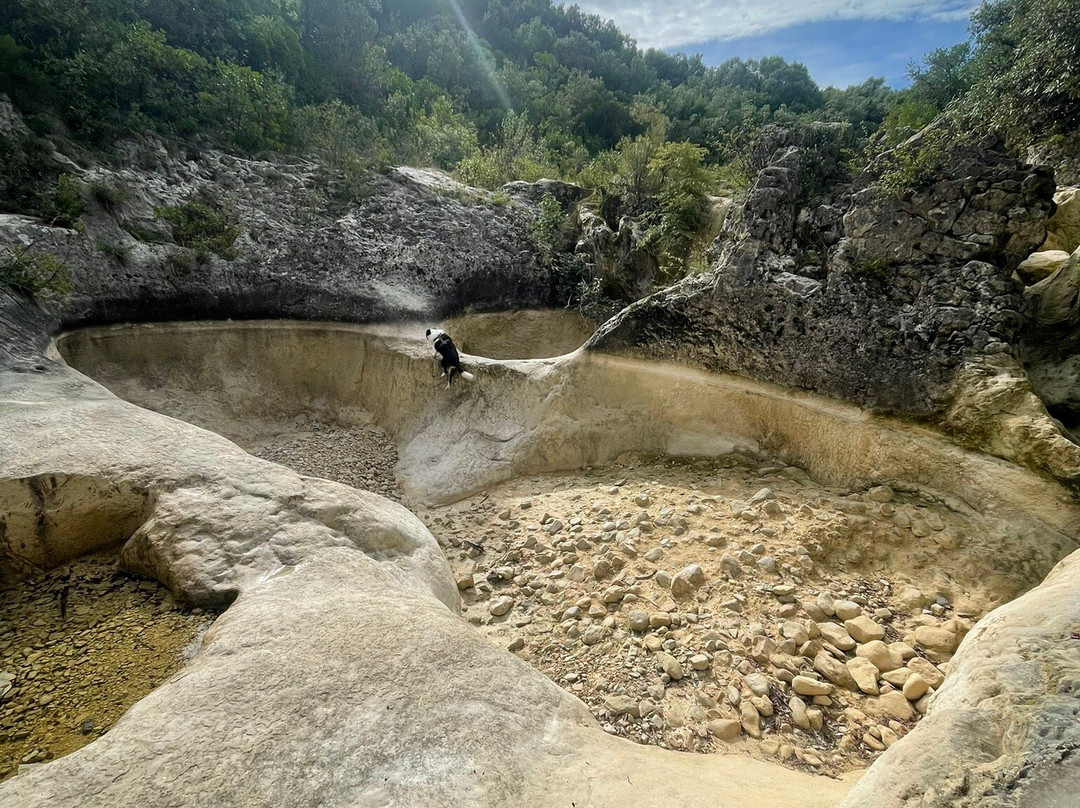 Les Petites Aiguieres-Bouquet必去景点