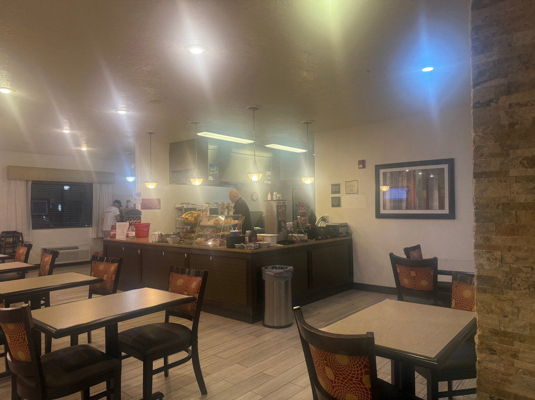 Best Western Plus Eagleridge Inn & Suites主图