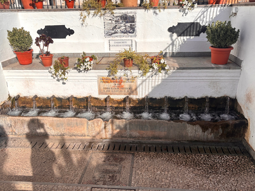 Fuente de los Doce Canos-Fuenteheridos必去景点