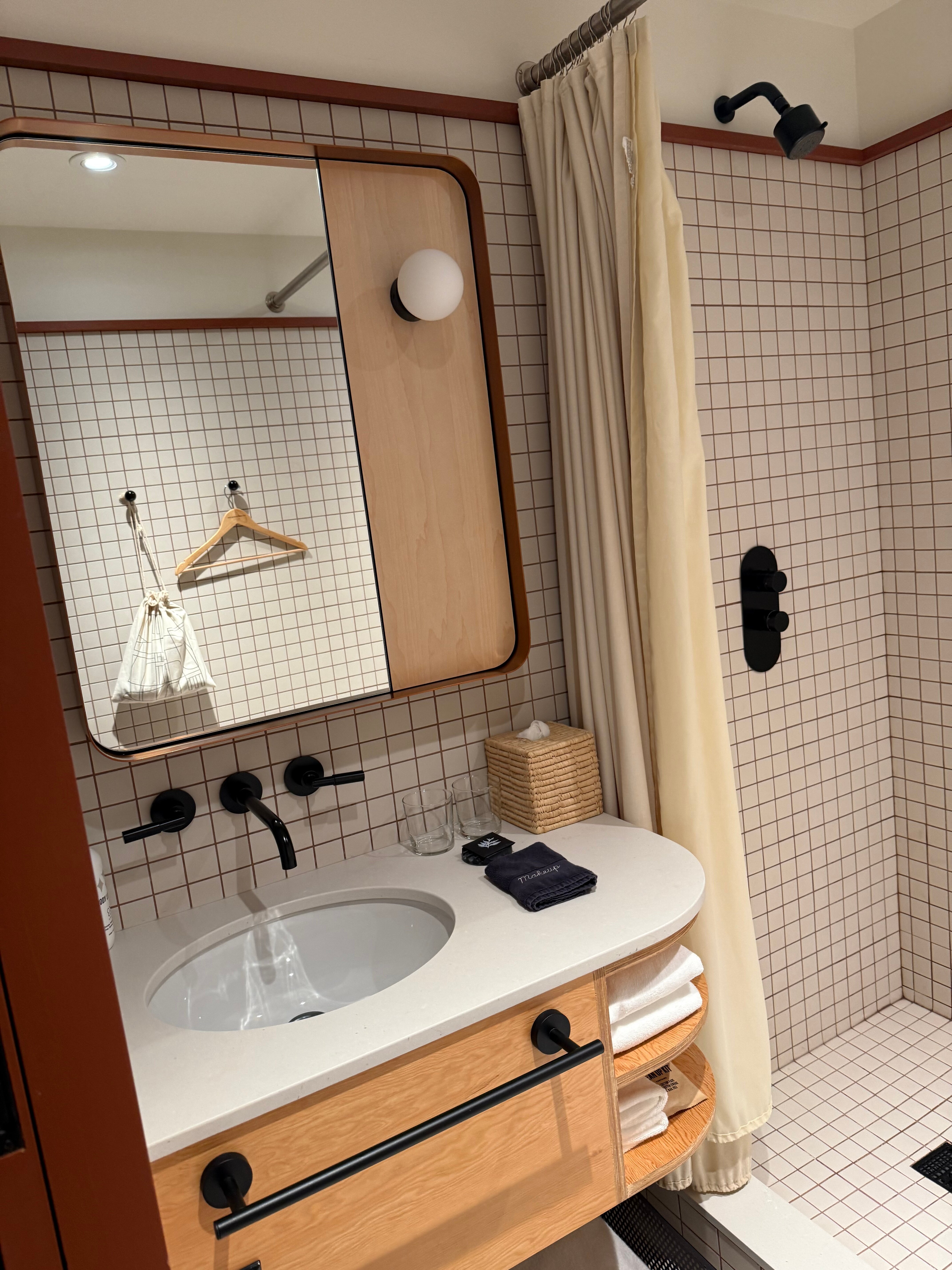 Ace Hotel Toronto-浴室