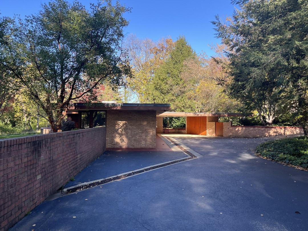 Frank Lloyd Wright's Laurent House-罗克福德必去景点