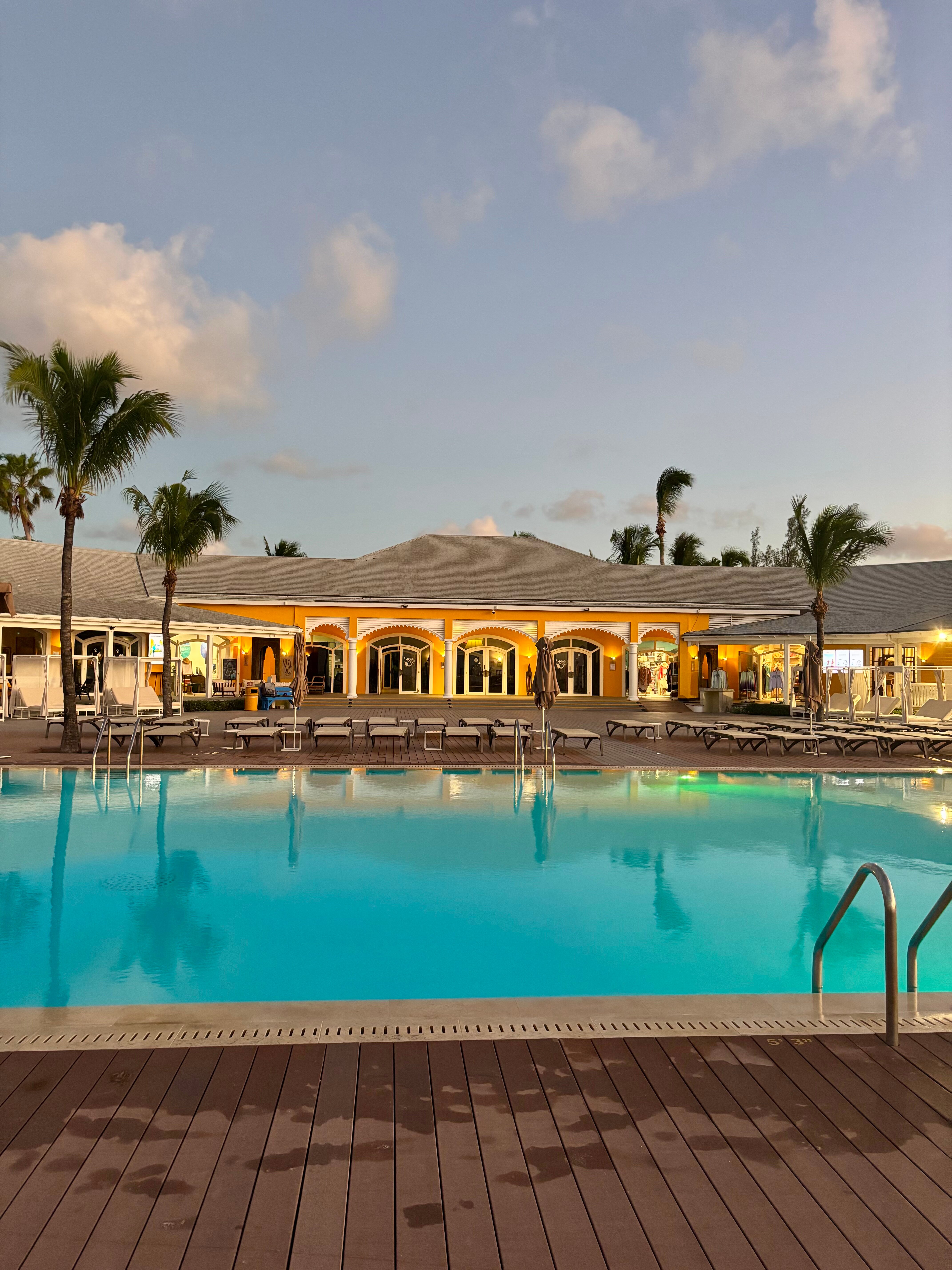 哥伦布岛地中海度假村-官方