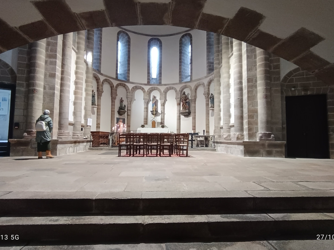 Abbaye Sainte-Croix-朗布依埃必去景点