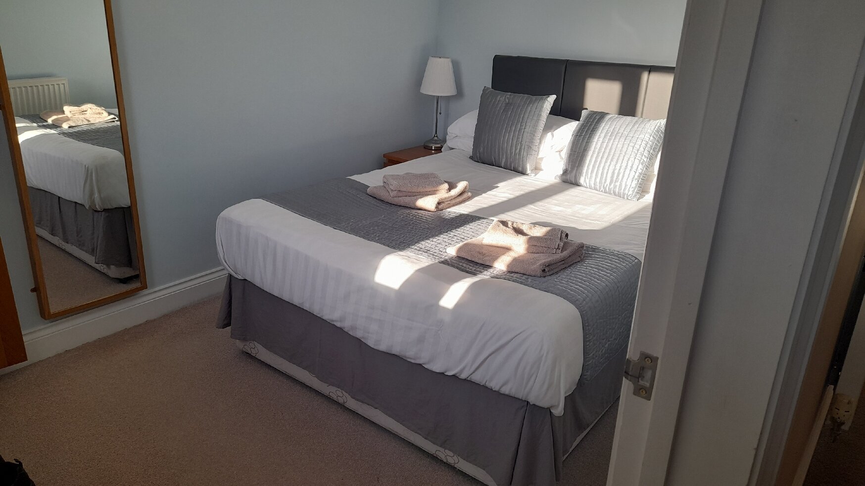 马尼安旅馆-官方