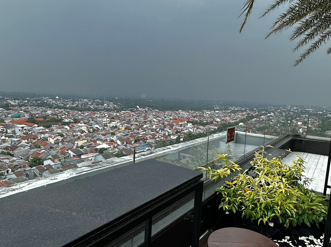 Avenzel Hotel and Convention Cibubur主图