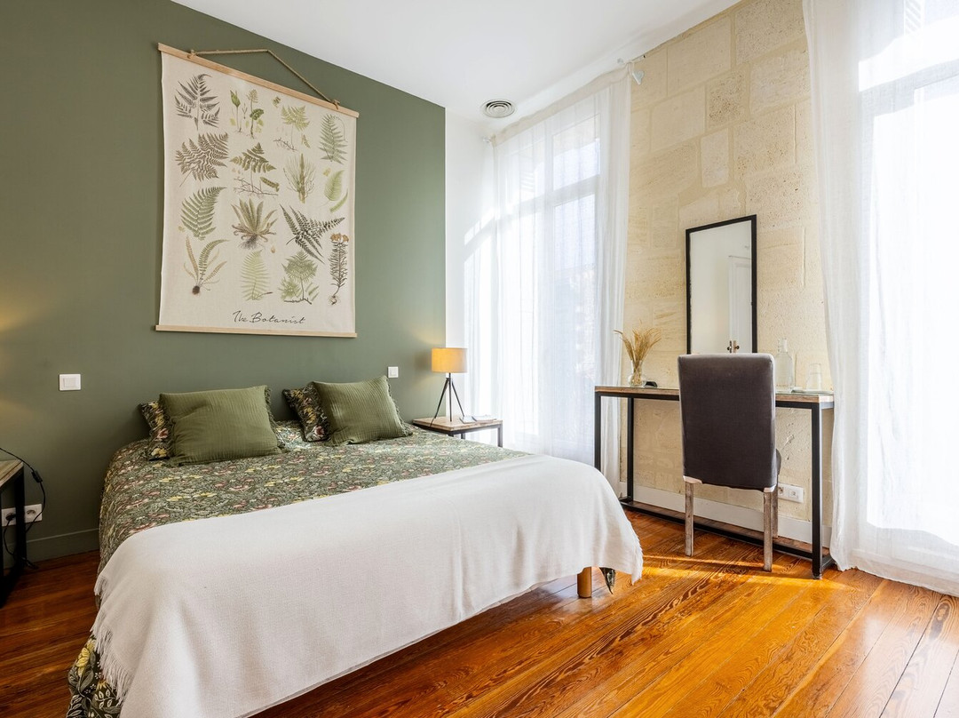 拉浩特蒙田酒店主图