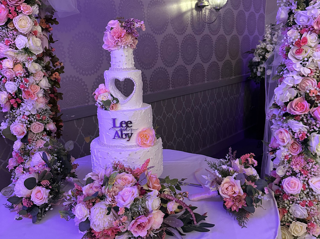 卡文水晶酒店主图