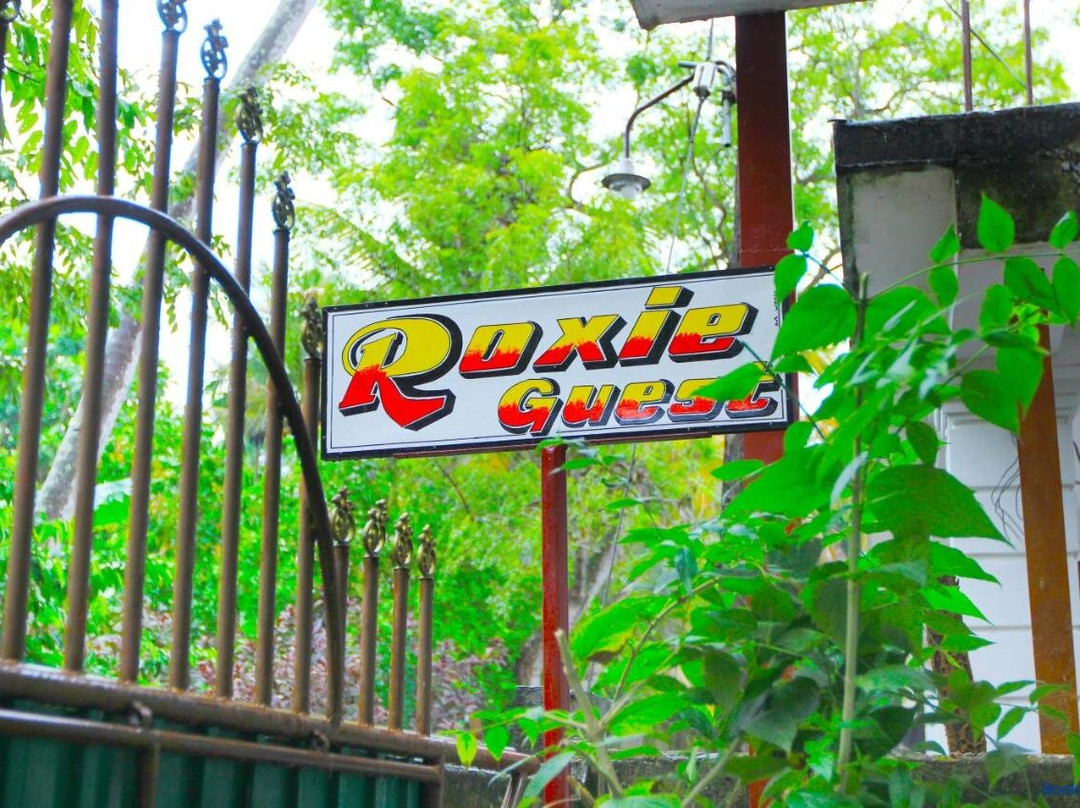 Roxie Guest
