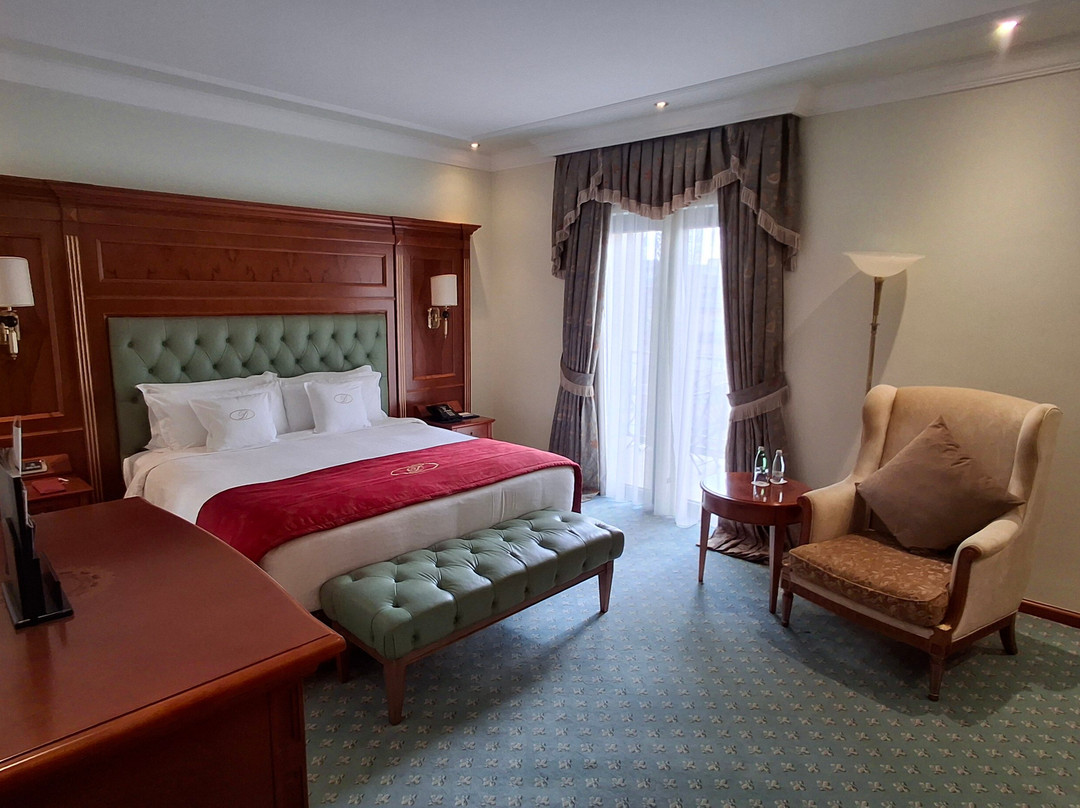 普里什蒂纳瑞士钻石酒店主图