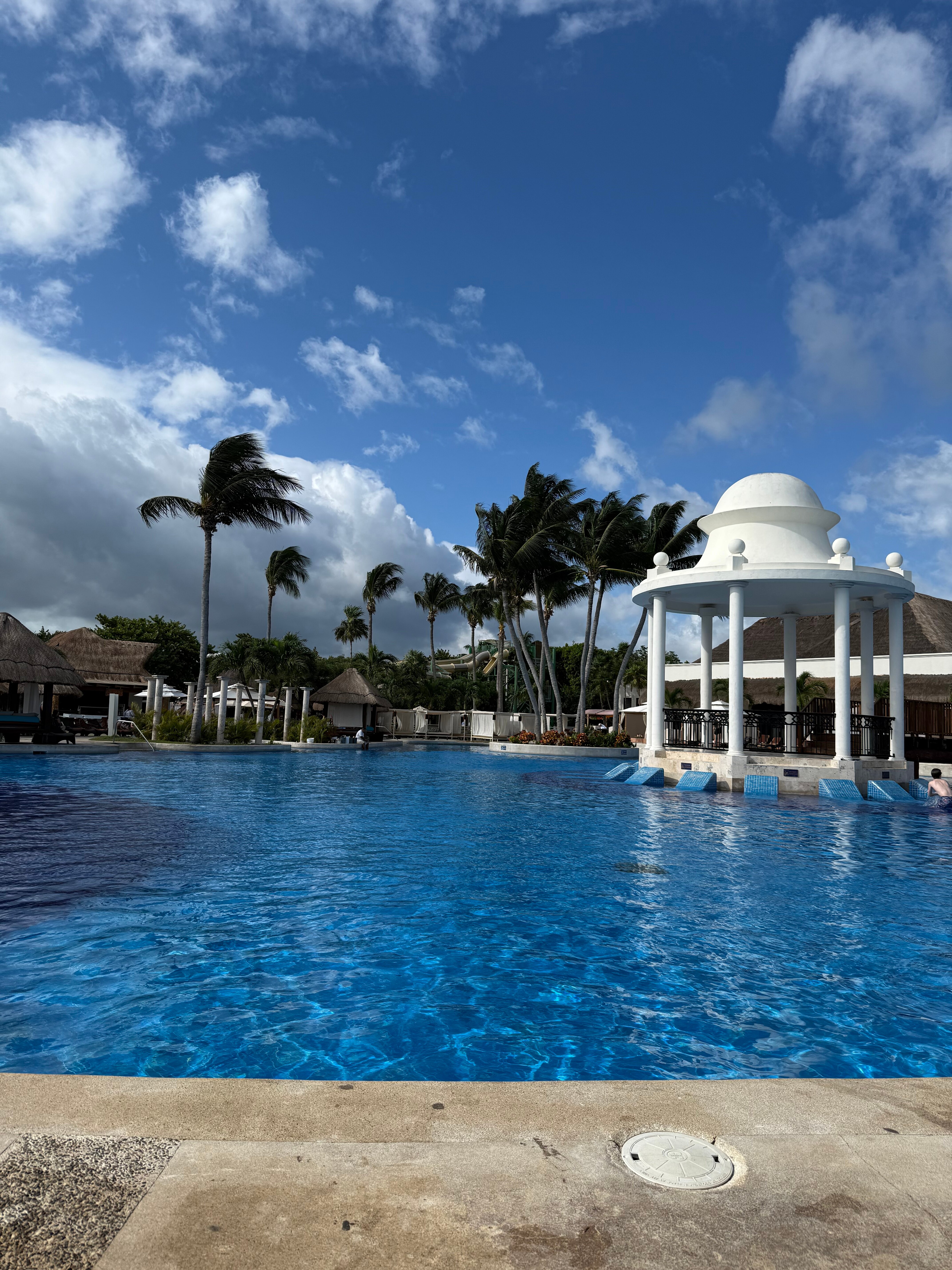 坎昆蓝宝石海滨度假村 -泳池