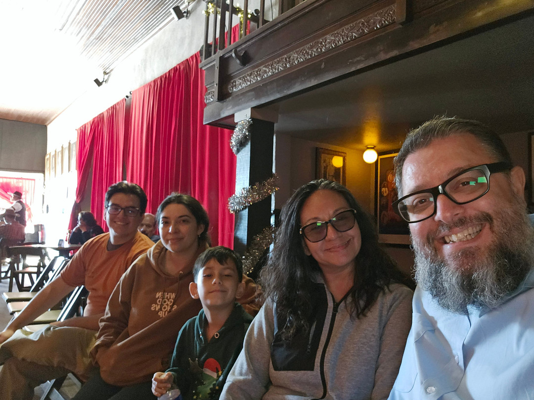 Wyatt Earp's Oriental Saloon & Theater-墓碑镇必去景点