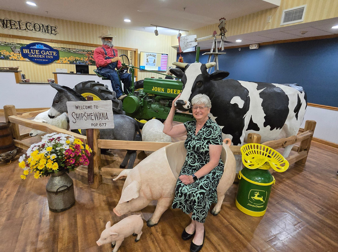 Blue Gate Garden Inn - Shipshewana Hotel主图