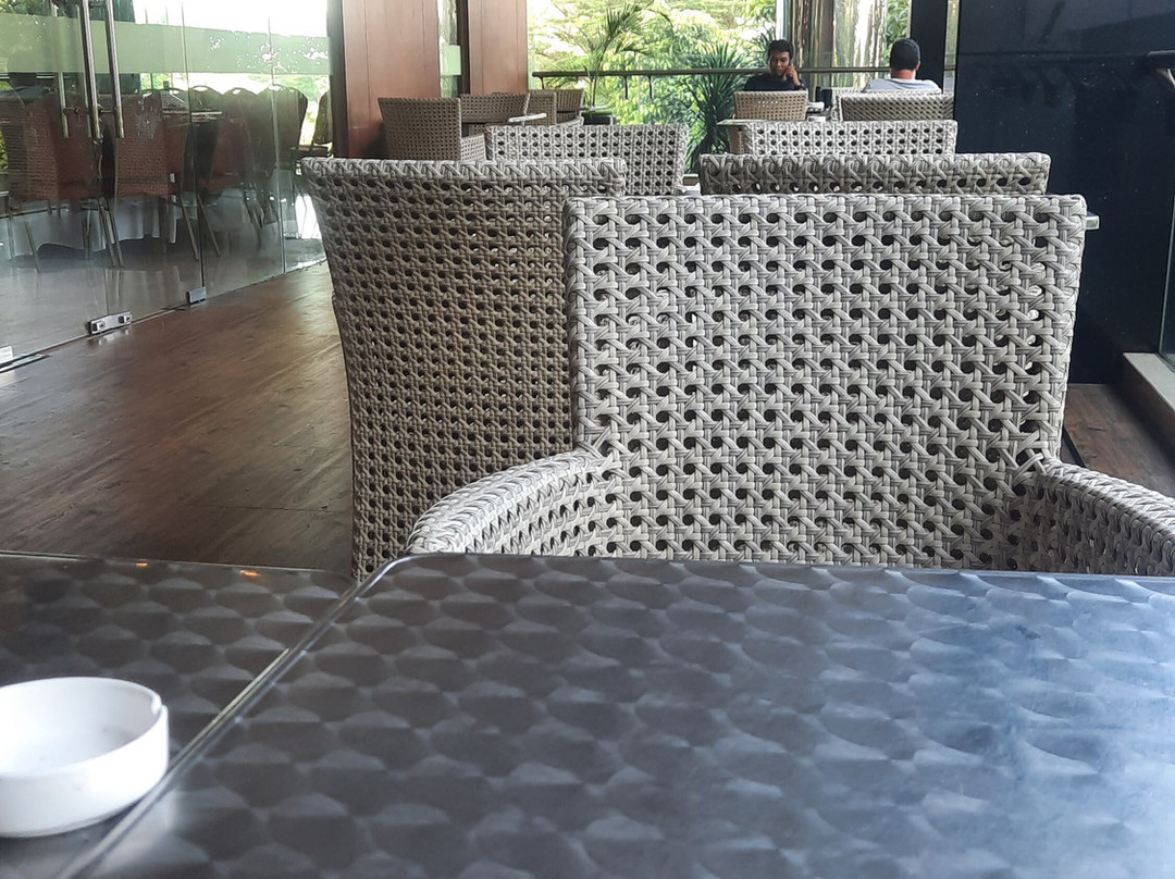 Avenzel Hotel and Convention Cibubur主图