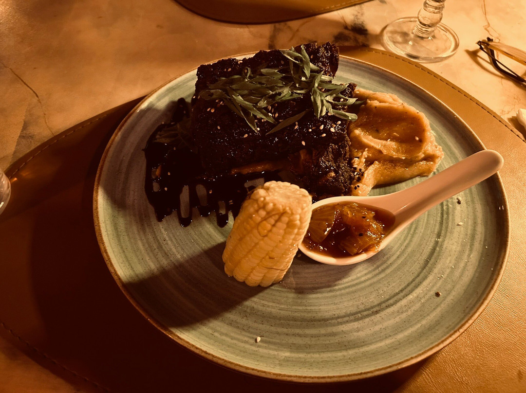 塞阿拉州餐馆和美食-Umami Restaurant & Residence