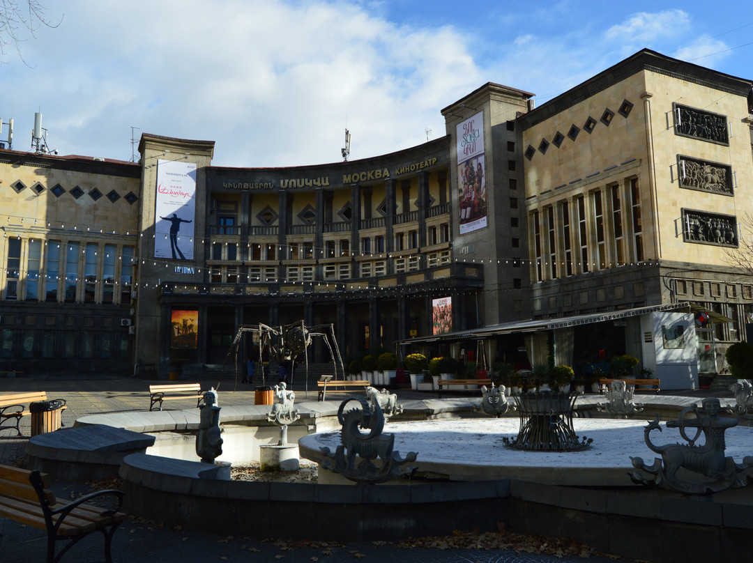 Charles Aznavour Square-埃里温必去景点
