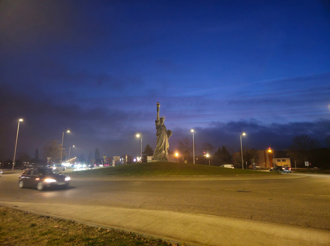 自由女神像-科尔马必去景点