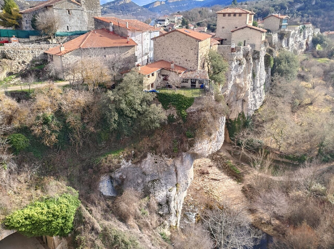 Iglesia de San Pelayo-Puentedey必去景点
