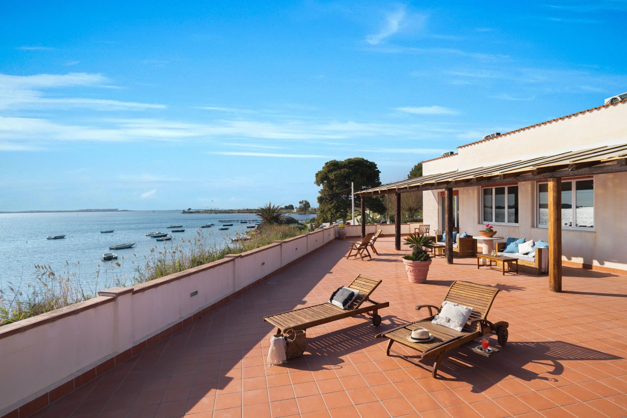 拉古纳芬尼斯旅馆-官方