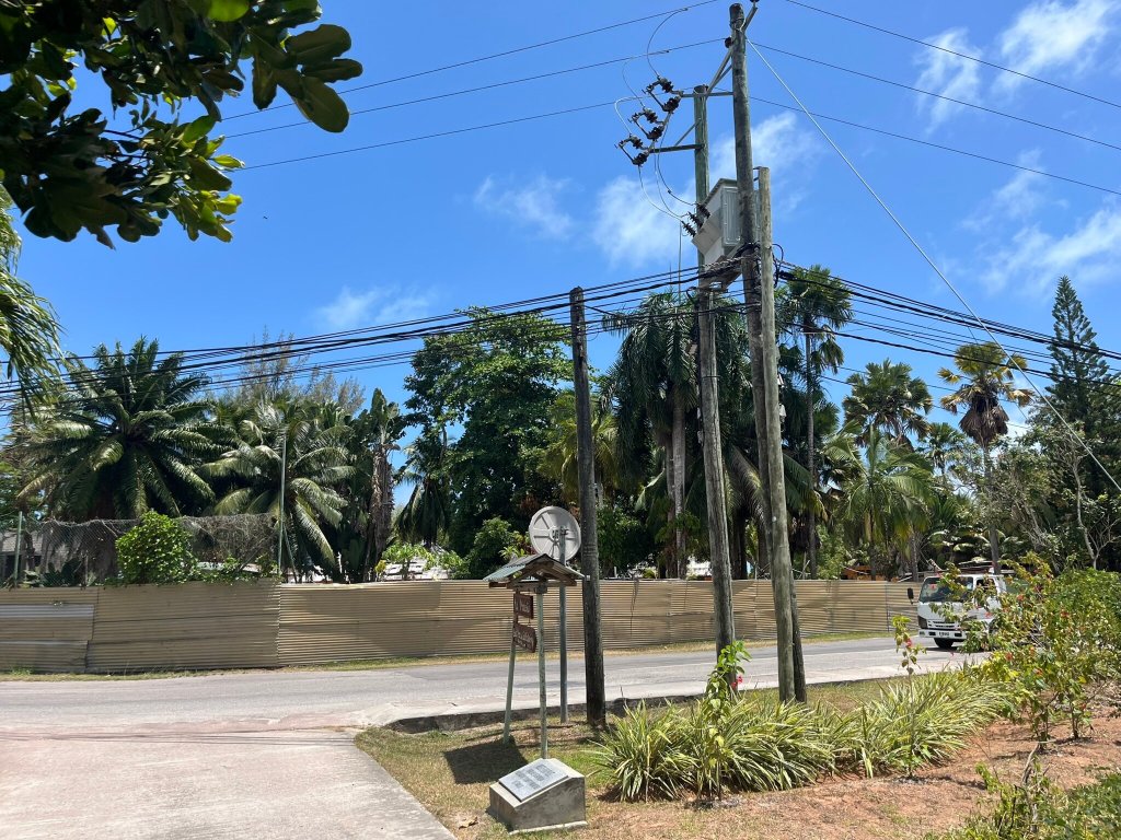 拉默迪斯提宾馆-官方