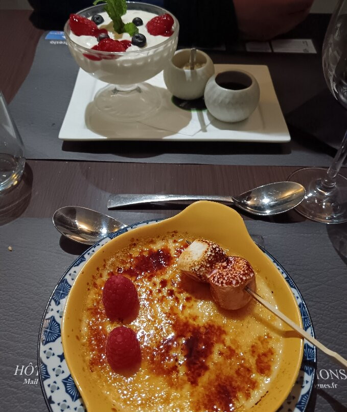 多麦娜德西格尼酒店主图