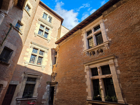 Hotel Reynes-阿尔比必去景点