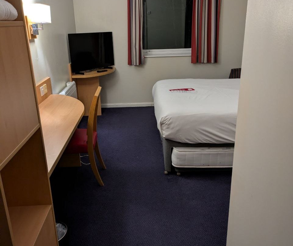 韦克菲尔德温德姆华美达酒店主图