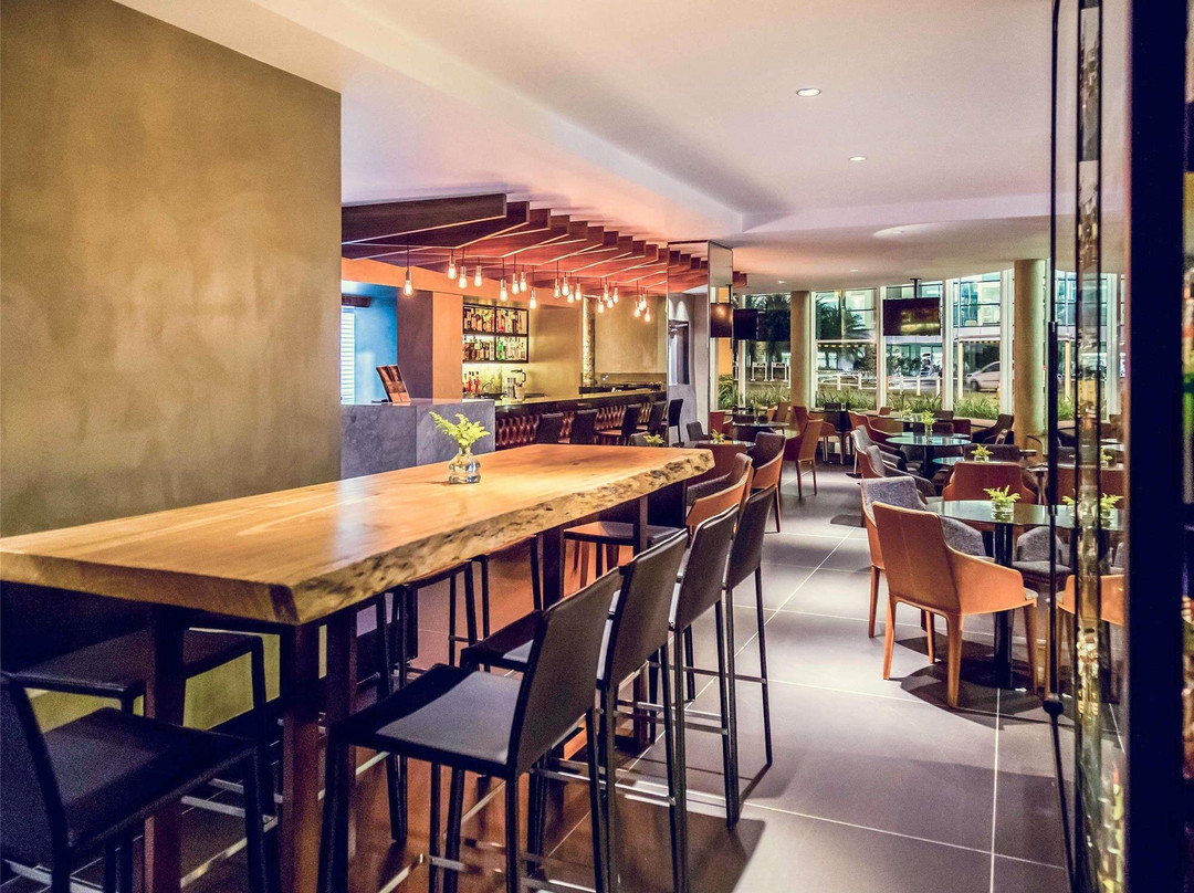 乌贝蓝迪亚购物广场美居酒店主图