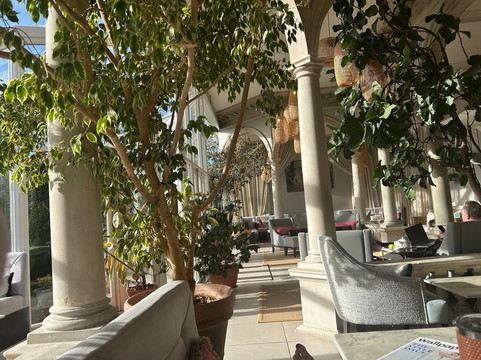 钱普尼斯亨洛酒店主图