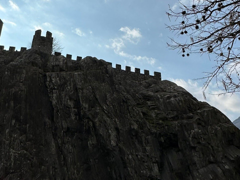 Fortress of Bellinzona-贝林佐纳必去景点