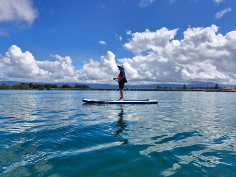 Stand Up Paddle Boarding Shellharbour-谢尔哈伯必去景点