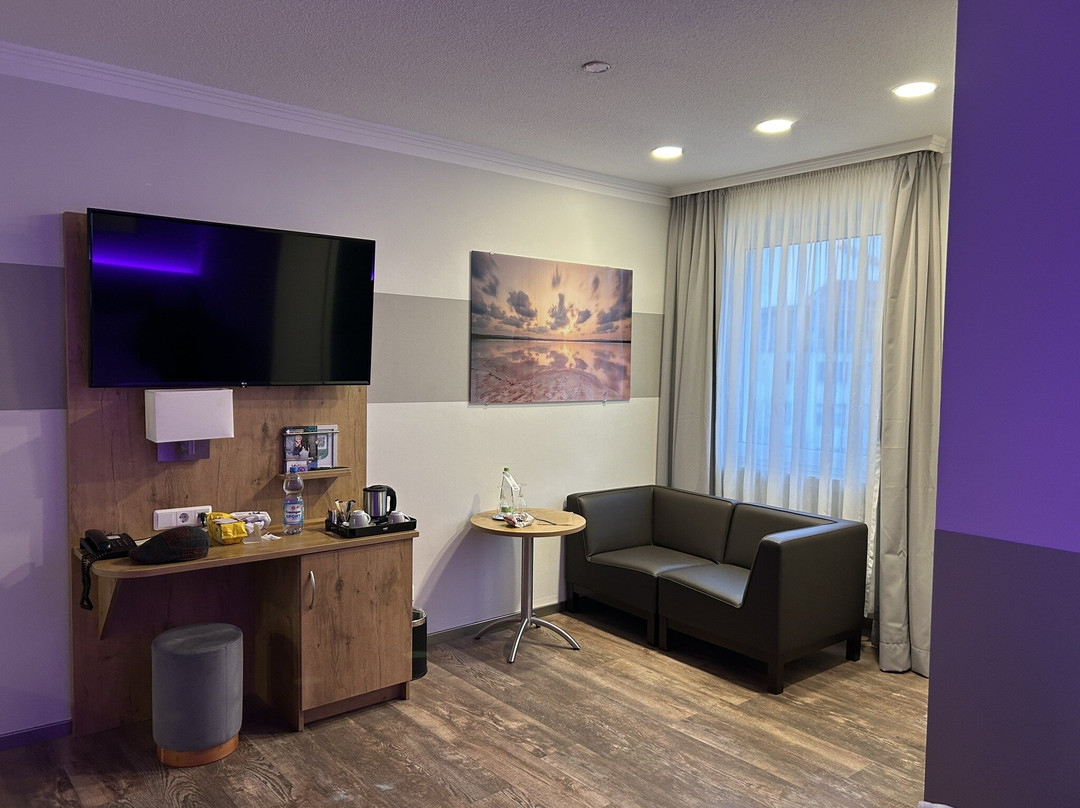 拜耶斯赫尔酒店主图