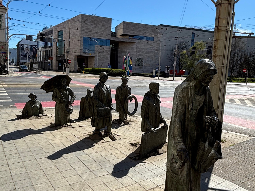 Monument to the Anonymous Passerby-弗罗茨瓦夫必去景点