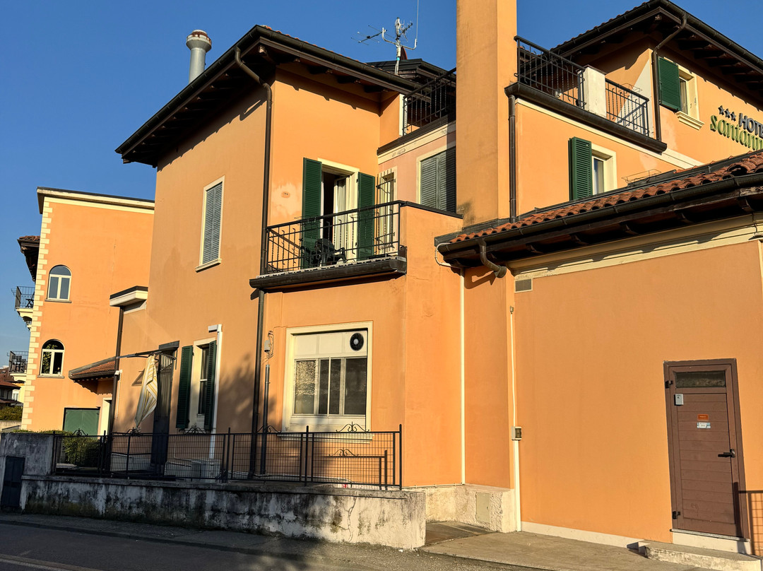 桑塔纳酒店主图