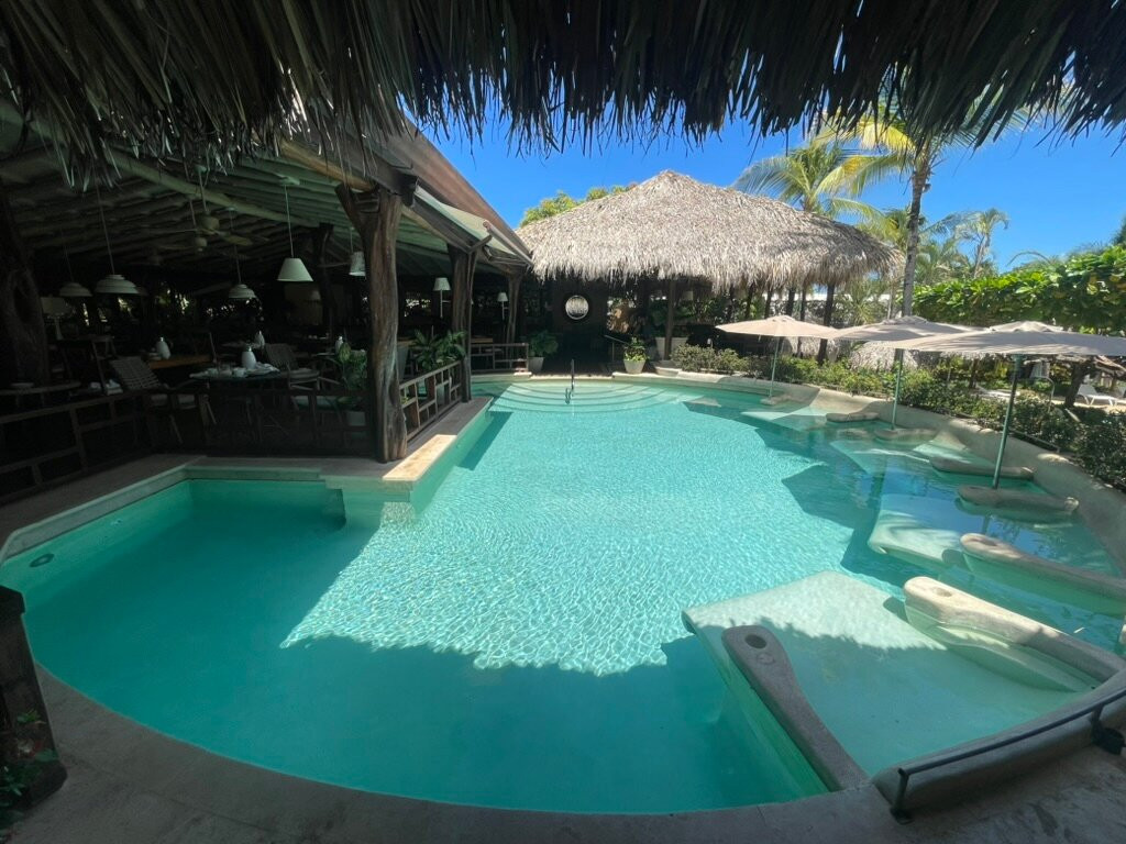 伊甸园酒店主图