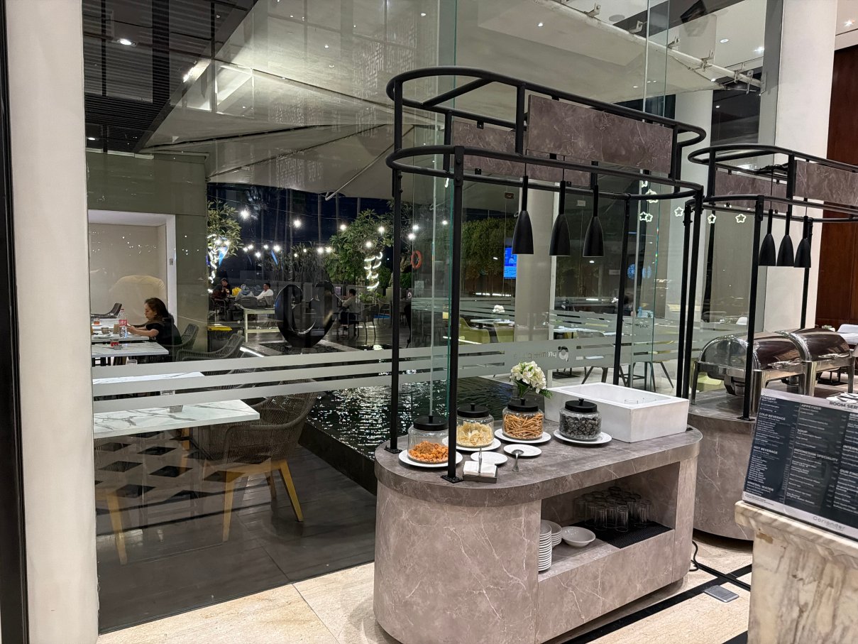 泗水机场普瑞米尔广场酒店-旅行者