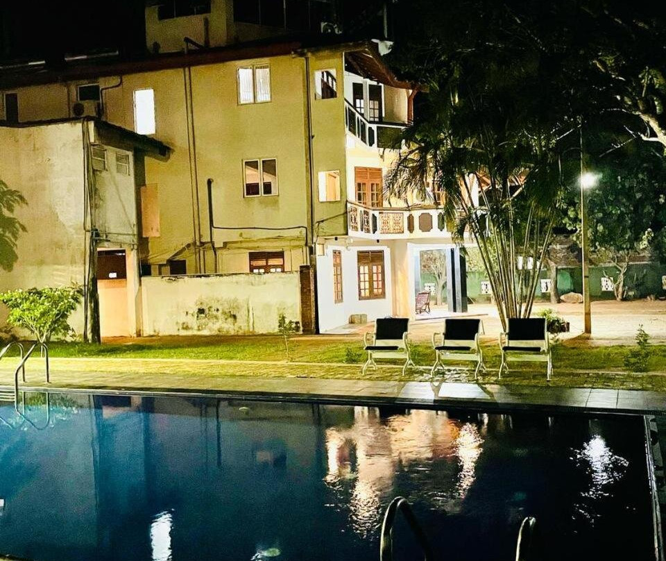 Sinharagama酒店住宿-Merit Hotel