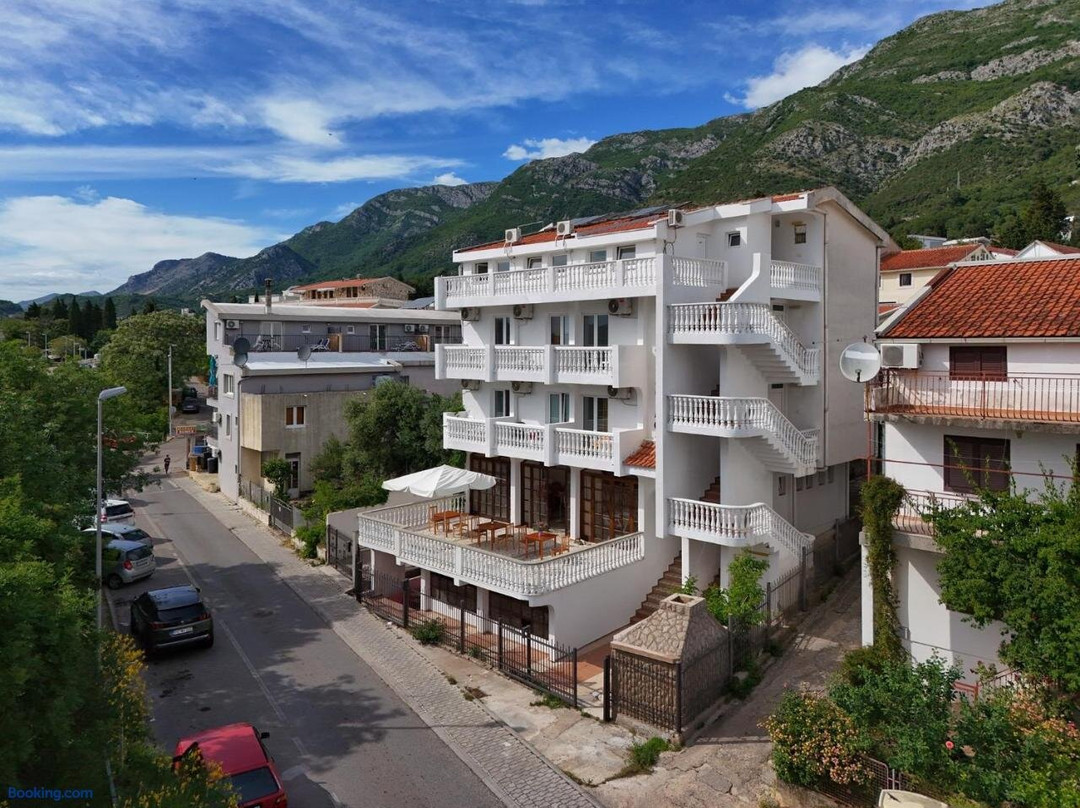 Apart Hotel Stone Flower of Petrovac