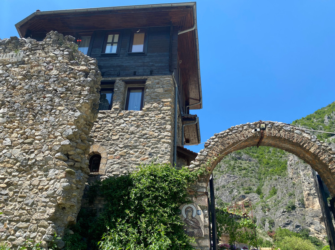 Holy Archangels Monastery-普里兹伦必去景点