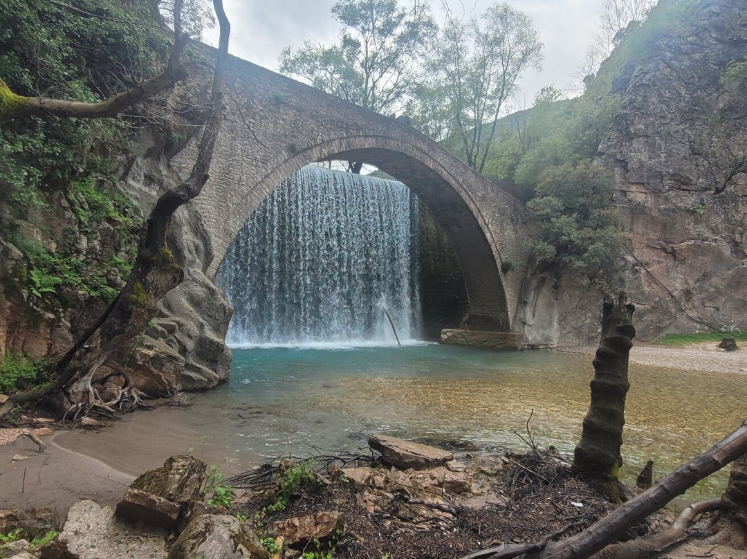 Palaiokarya’s Stone Bridge-Trikala必去景点