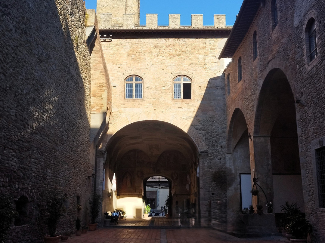 Palazzo dei Vicari-Scarperia e San Piero必去景点