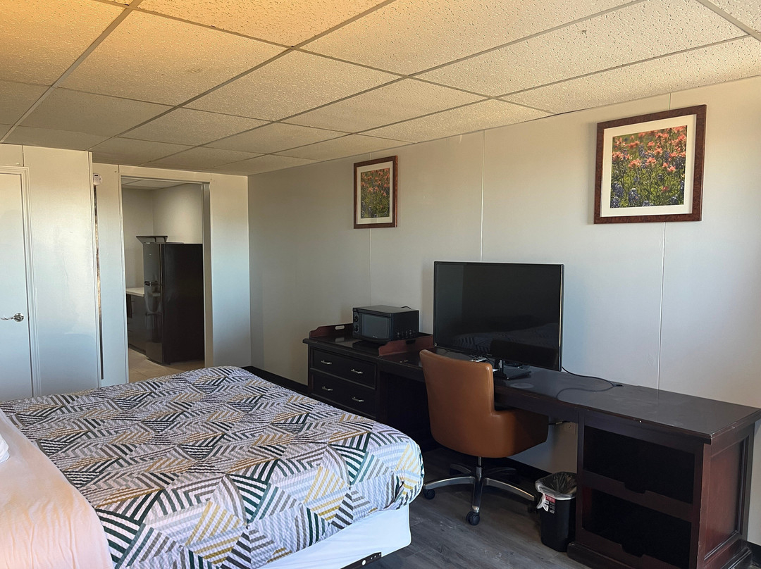 Studio 6 Borger, TX - Boom Town