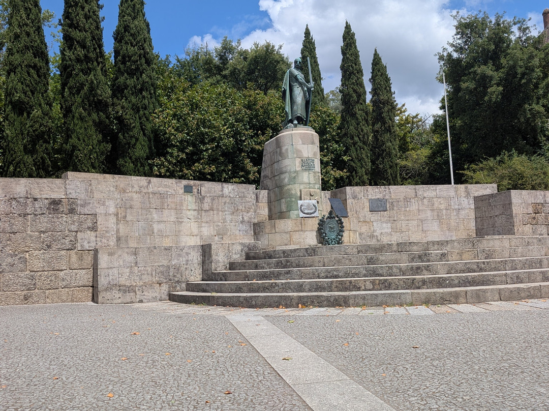 Estatua de D. Afonso Henriques-吉马良斯必去景点
