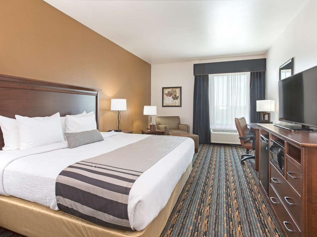林肯贝斯特韦斯特优质套房酒店