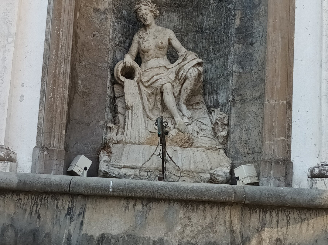 Fontaine Truchot-Salins-les-Bains必去景点