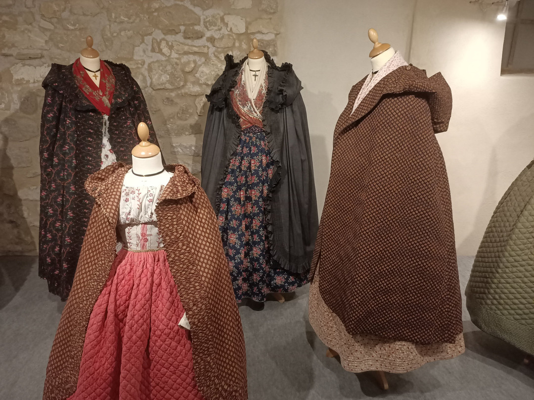 Conservatoire du Costume Comtadin-Pernes-les-Fontaines必去景点