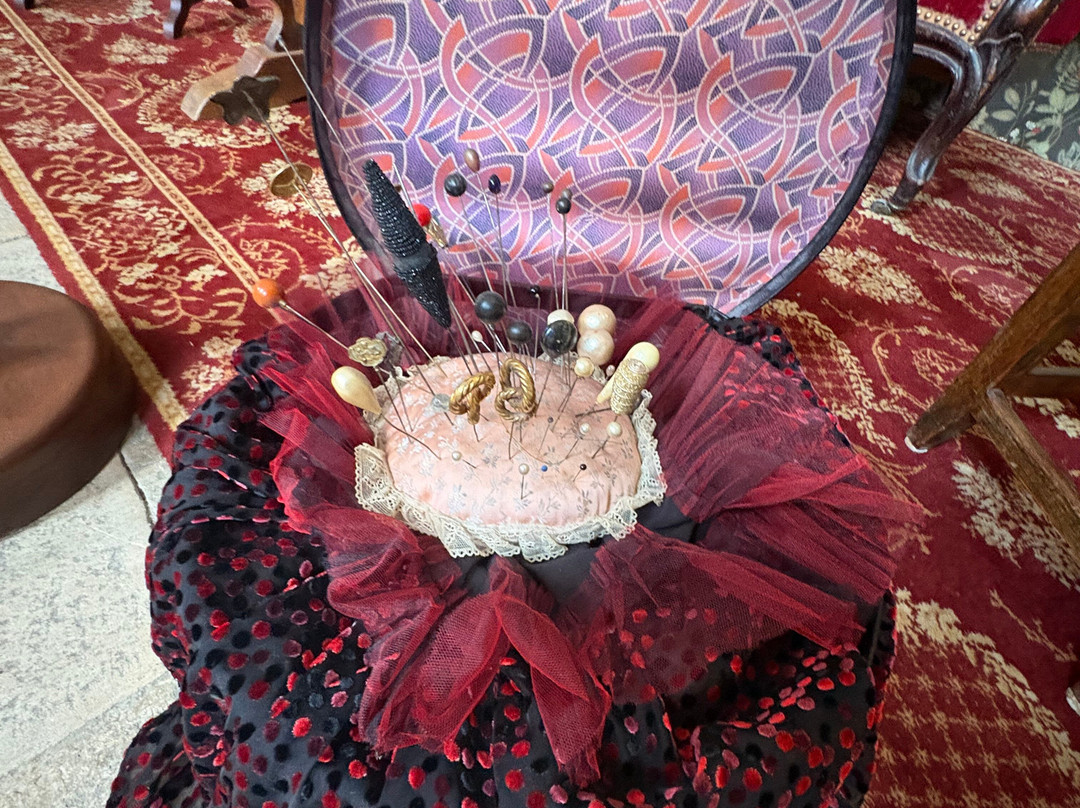 Musée du Costume et  des traditions comtoises-Ornans必去景点