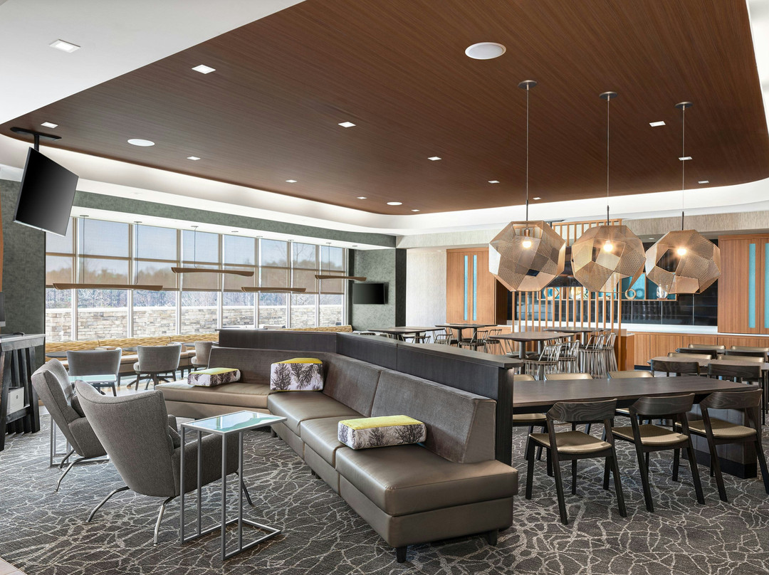 罗利加纳 SpringHill Suites 酒店