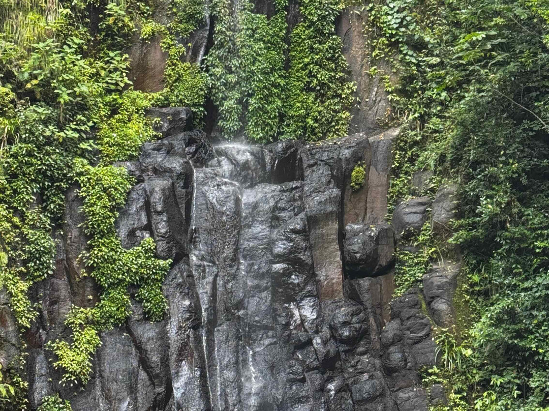 Cascata de Sao Nicolau-圣多美必去景点