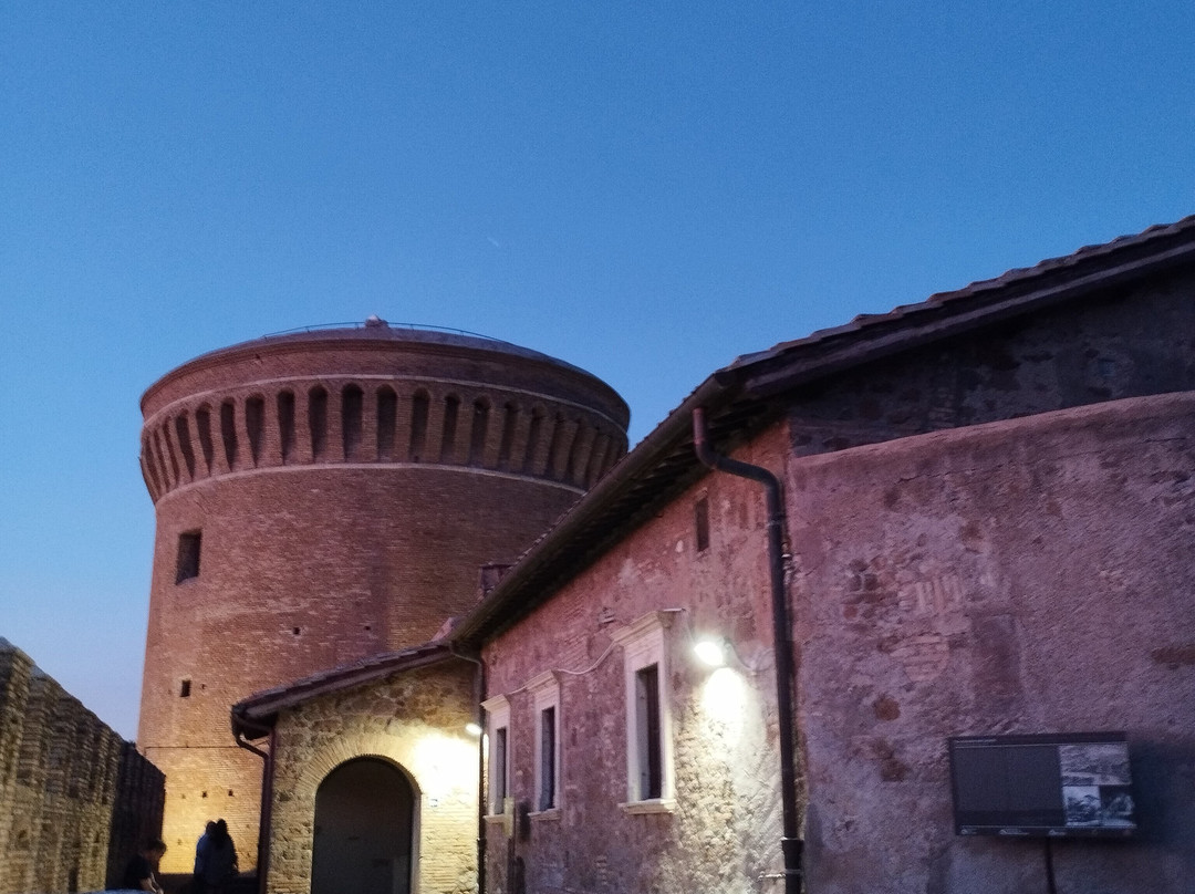 Castello di Giulio II-Ostia Antica必去景点