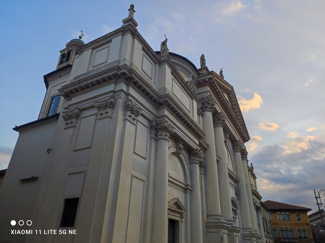 Piazza Libertà-巴萨诺－德尔格拉帕必去景点